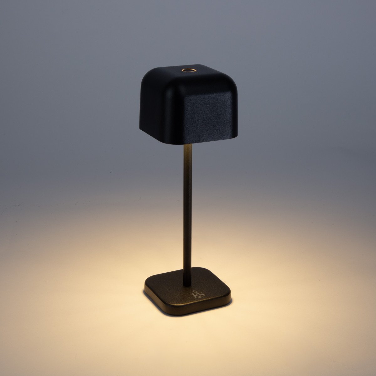 Lampe à poser compacte noire en aluminium moderne pour l'intérieur et l'extérieur